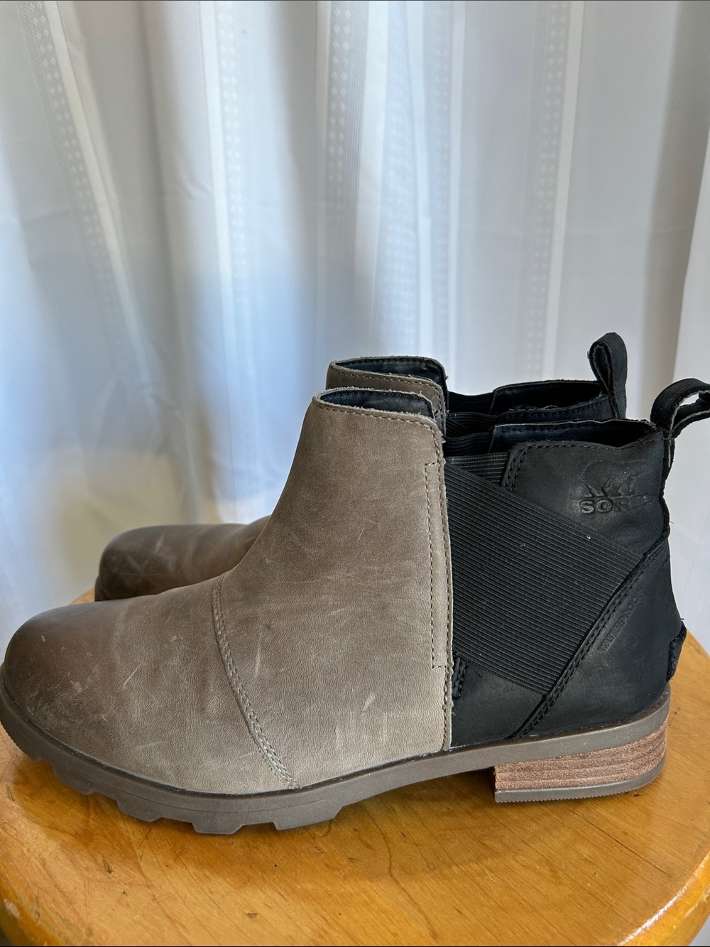 New Sorel Ladies Chukka Boot - Taupe and Black